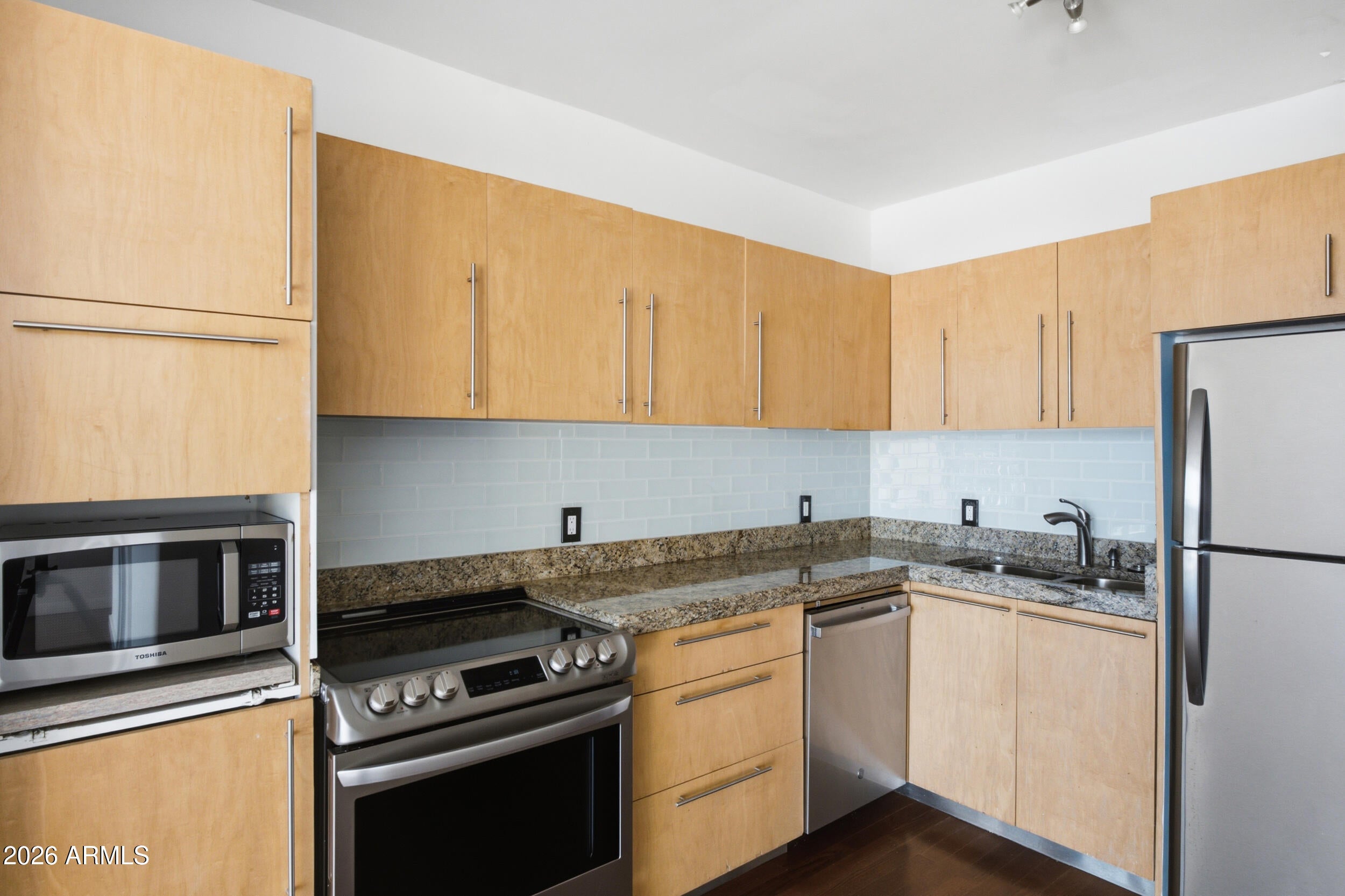 207 W CLARENDON Avenue 12H