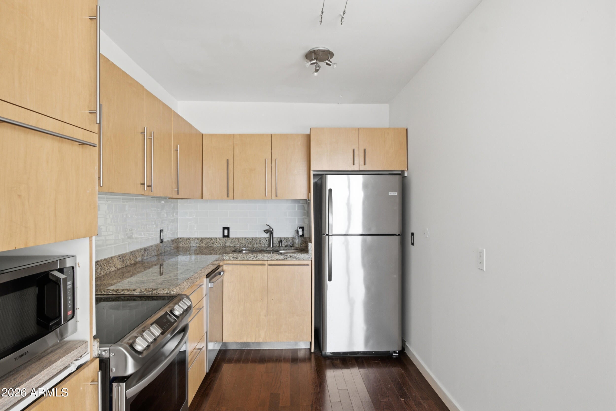 207 W CLARENDON Avenue 12H