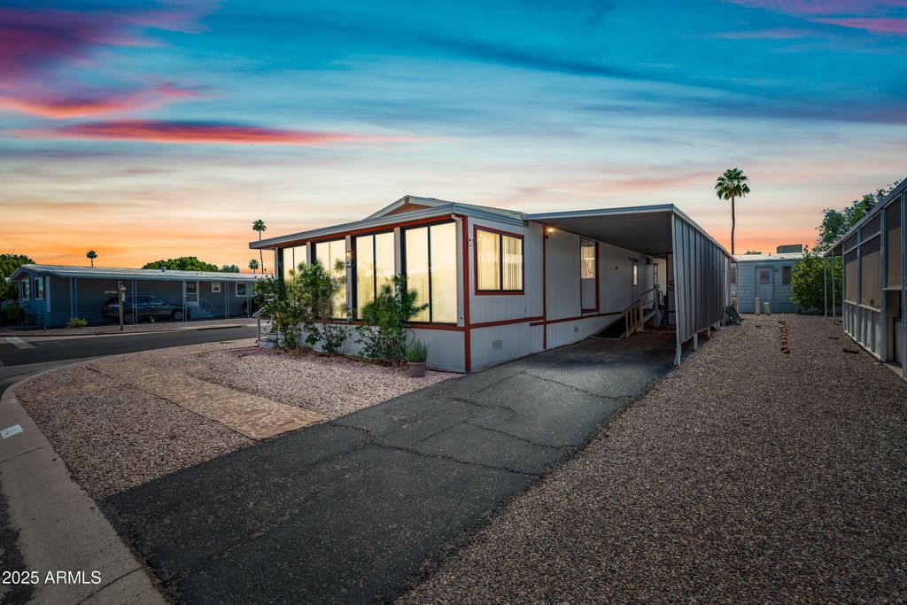 Photo of 2609 W Southern Avenue #12, Tempe, AZ 85282 (MLS # 6877011)