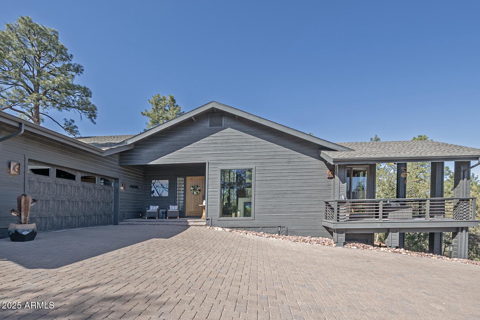 311 N Grapevine Drive