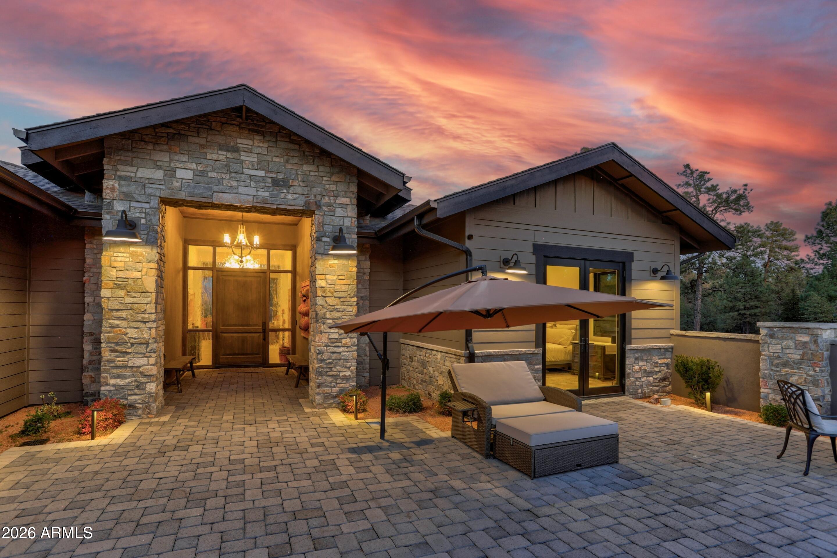 2316 E INDIAN PINK Circle