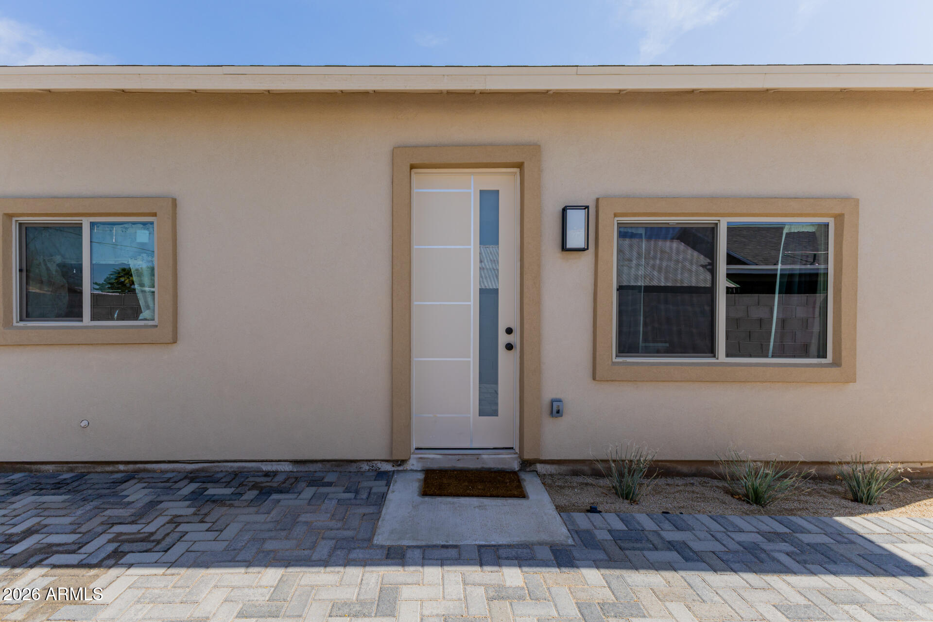 1908 E HARVARD Street