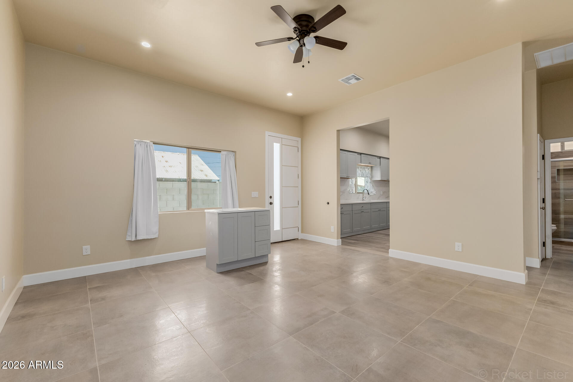 1908 E HARVARD Street