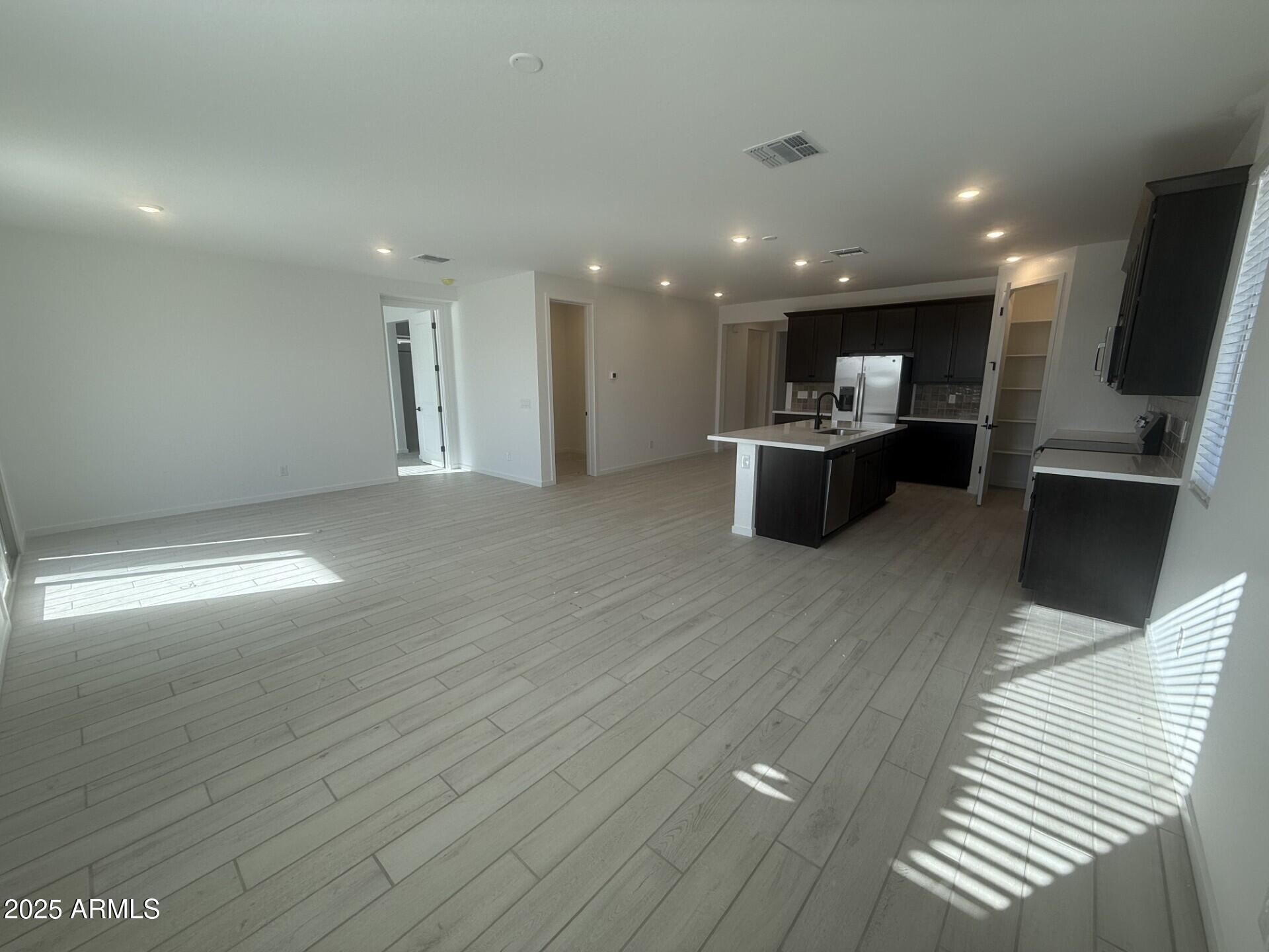 25191 W LA SALLE Street