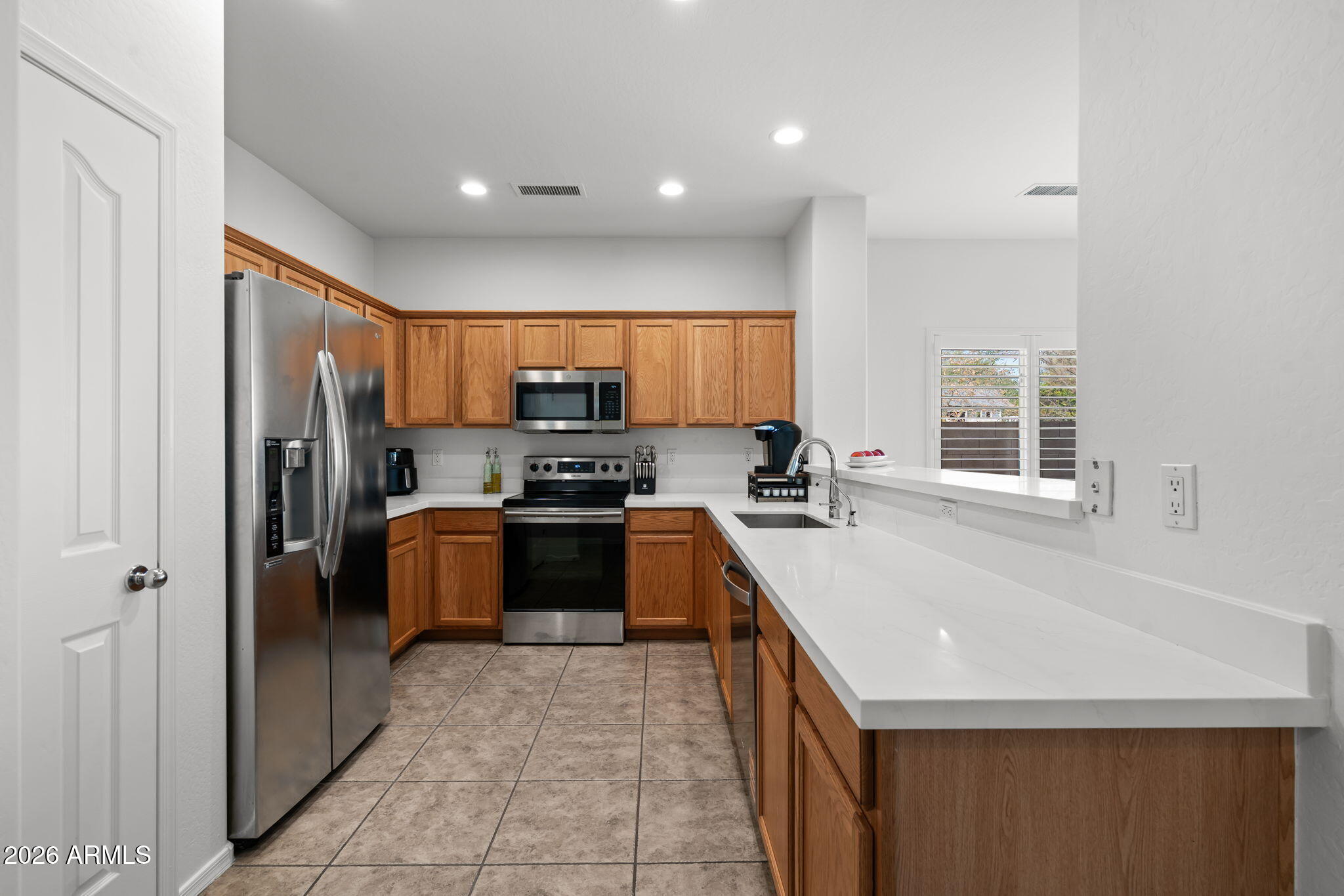 10152 E KNOWLES Avenue