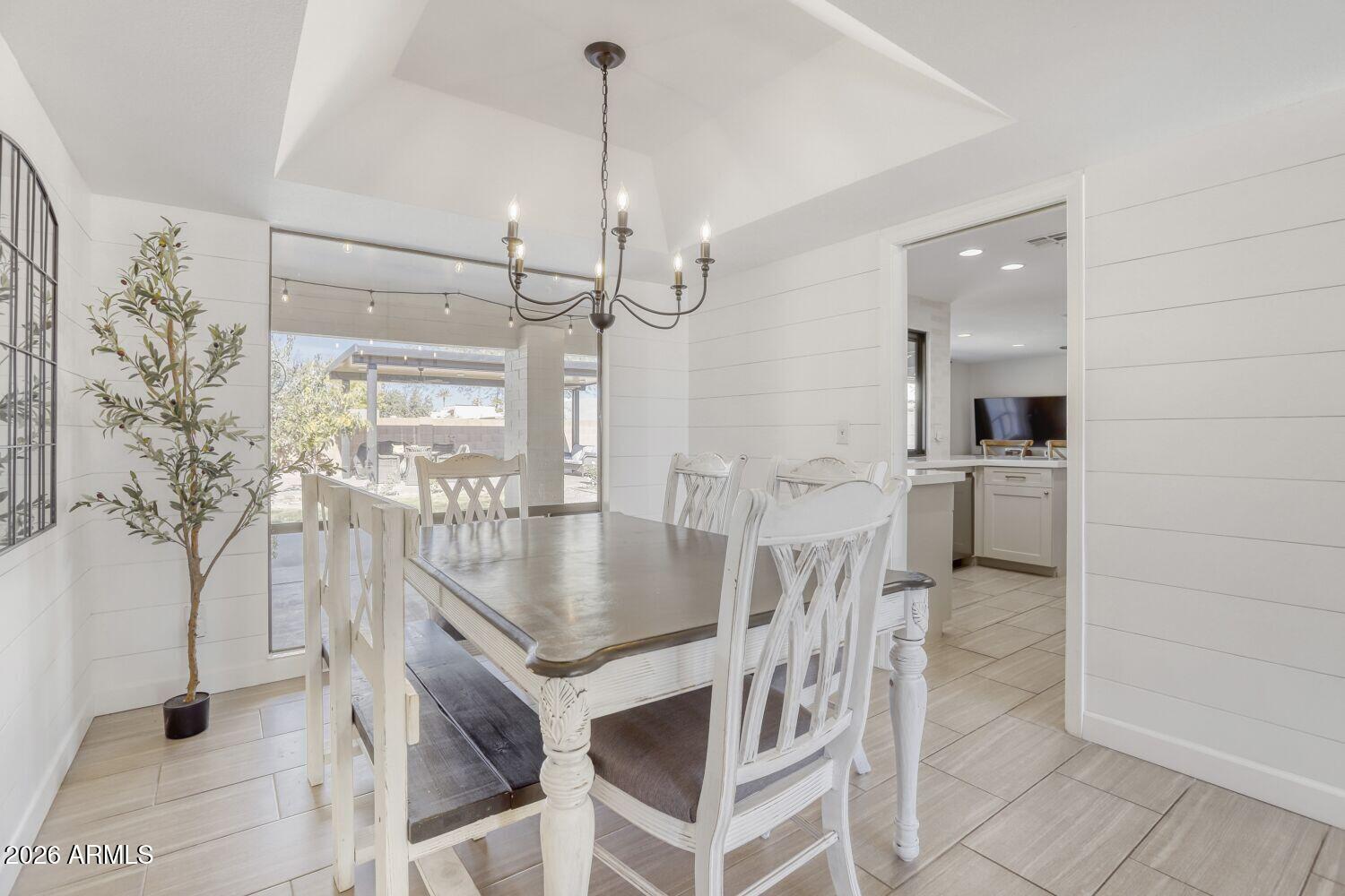 320 W PACIFICO Circle