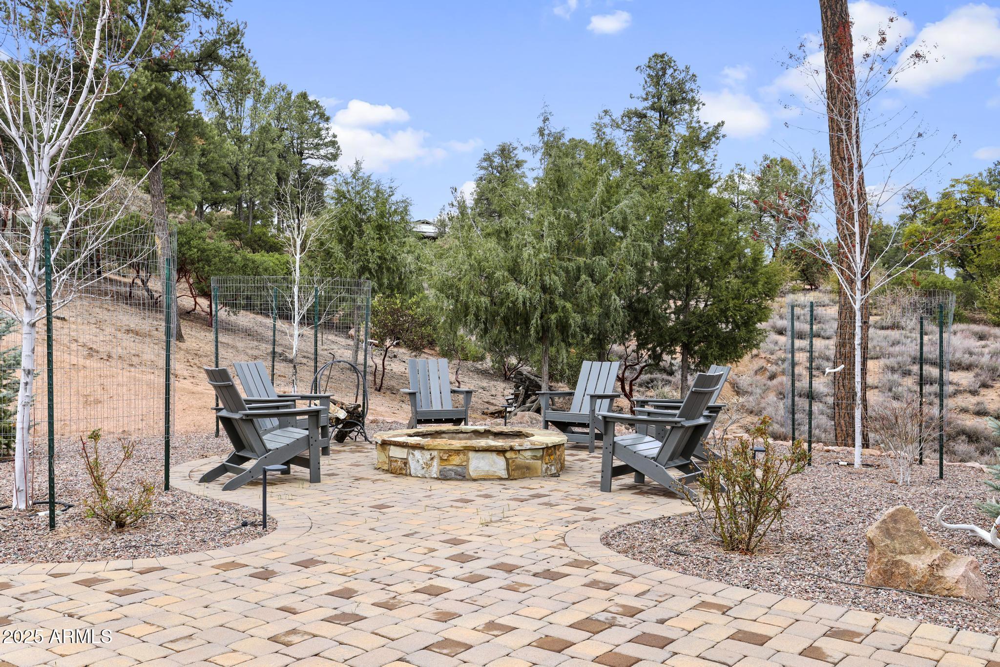 615 N REDBUD Circle