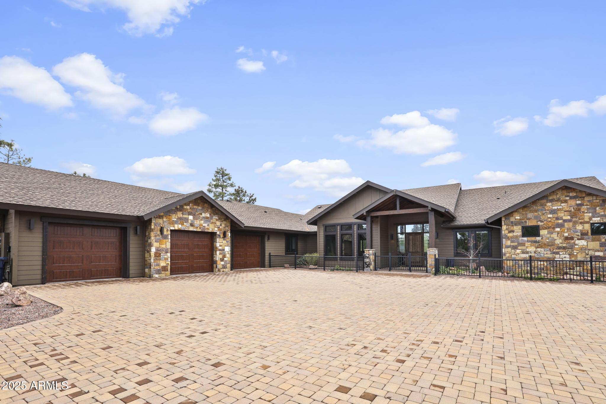 615 N REDBUD Circle