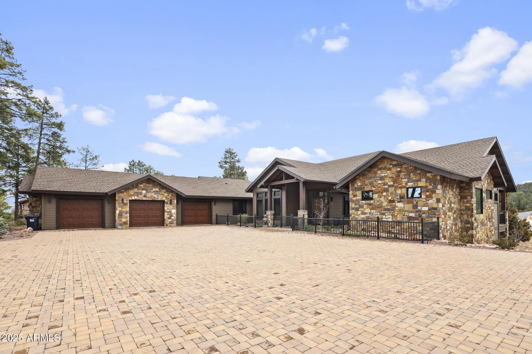 615 N REDBUD Circle