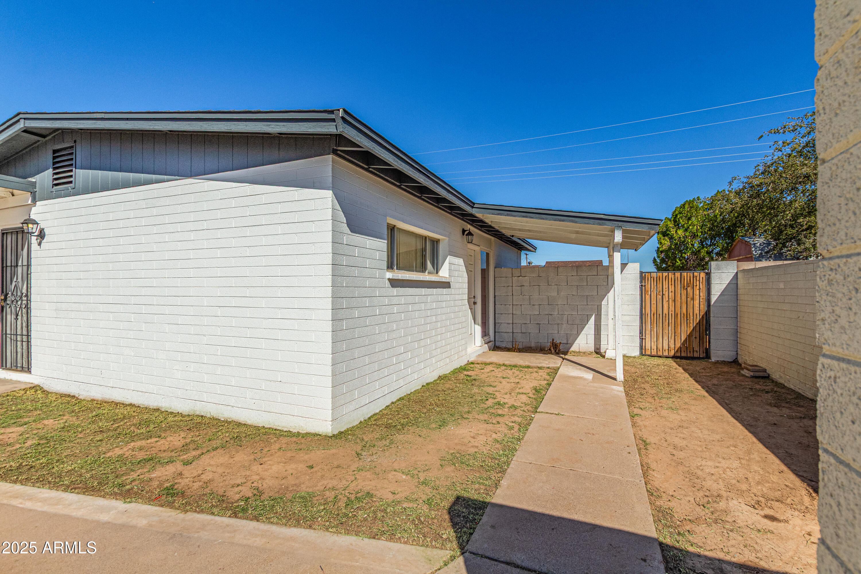 7520 W CRITTENDEN Lane