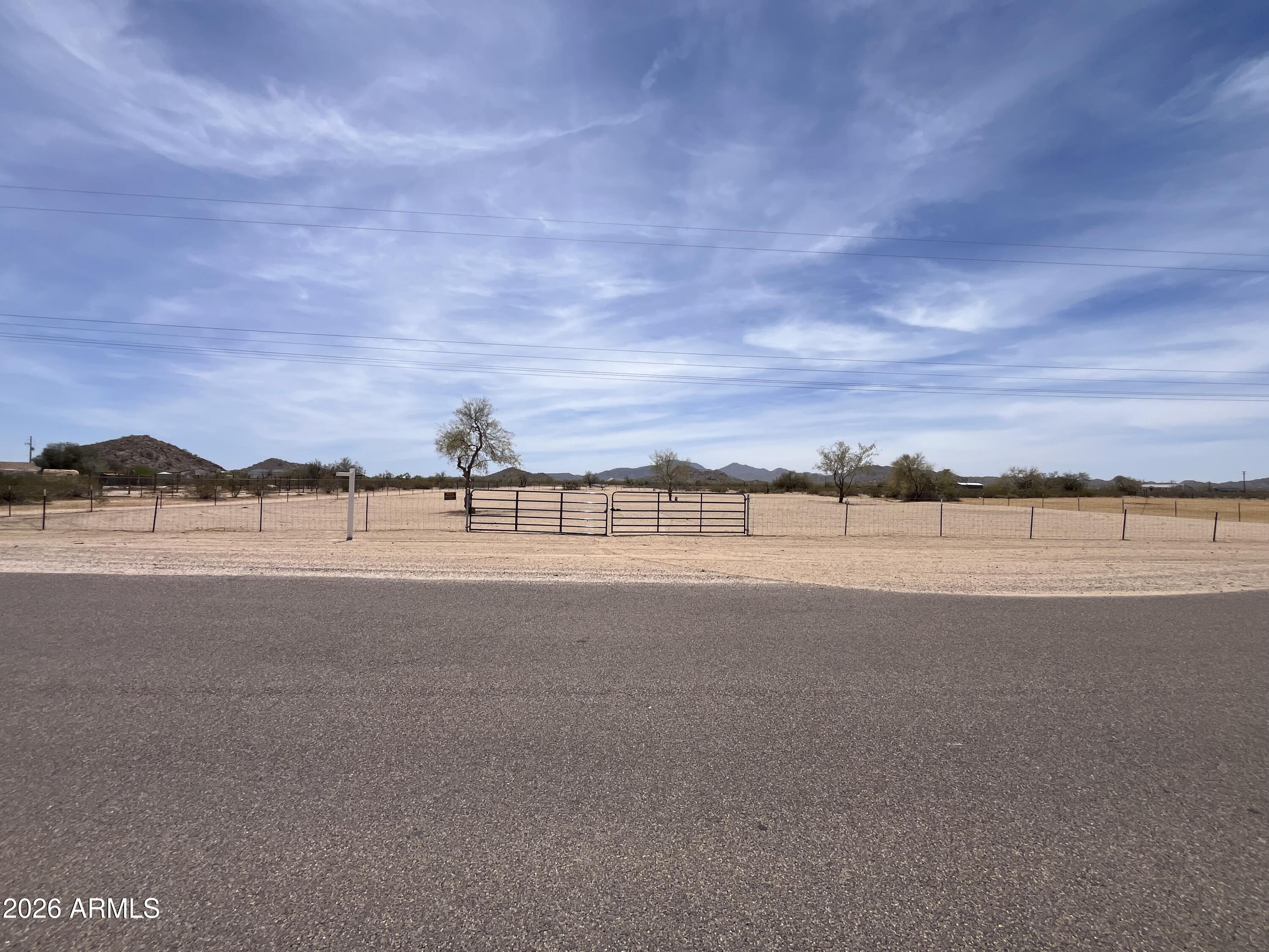 Properties 2 0 W Dune Shadow Road 38