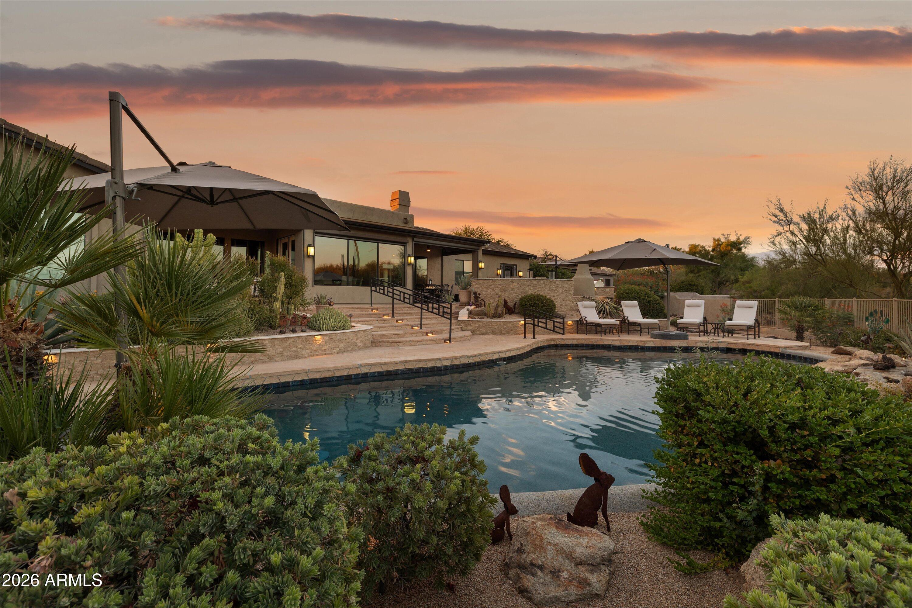 5737 E Hedgehog Place