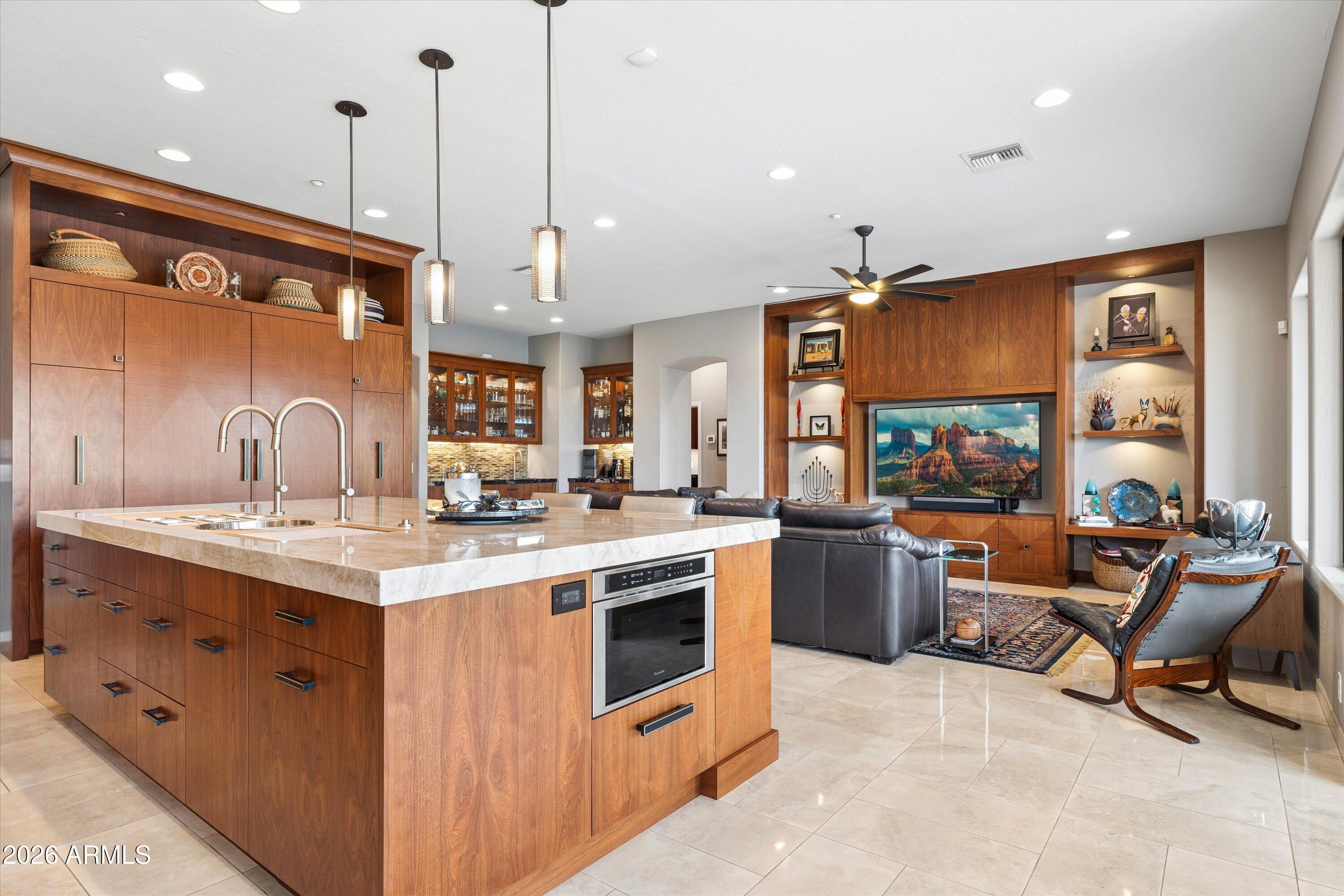 5737 E Hedgehog Place