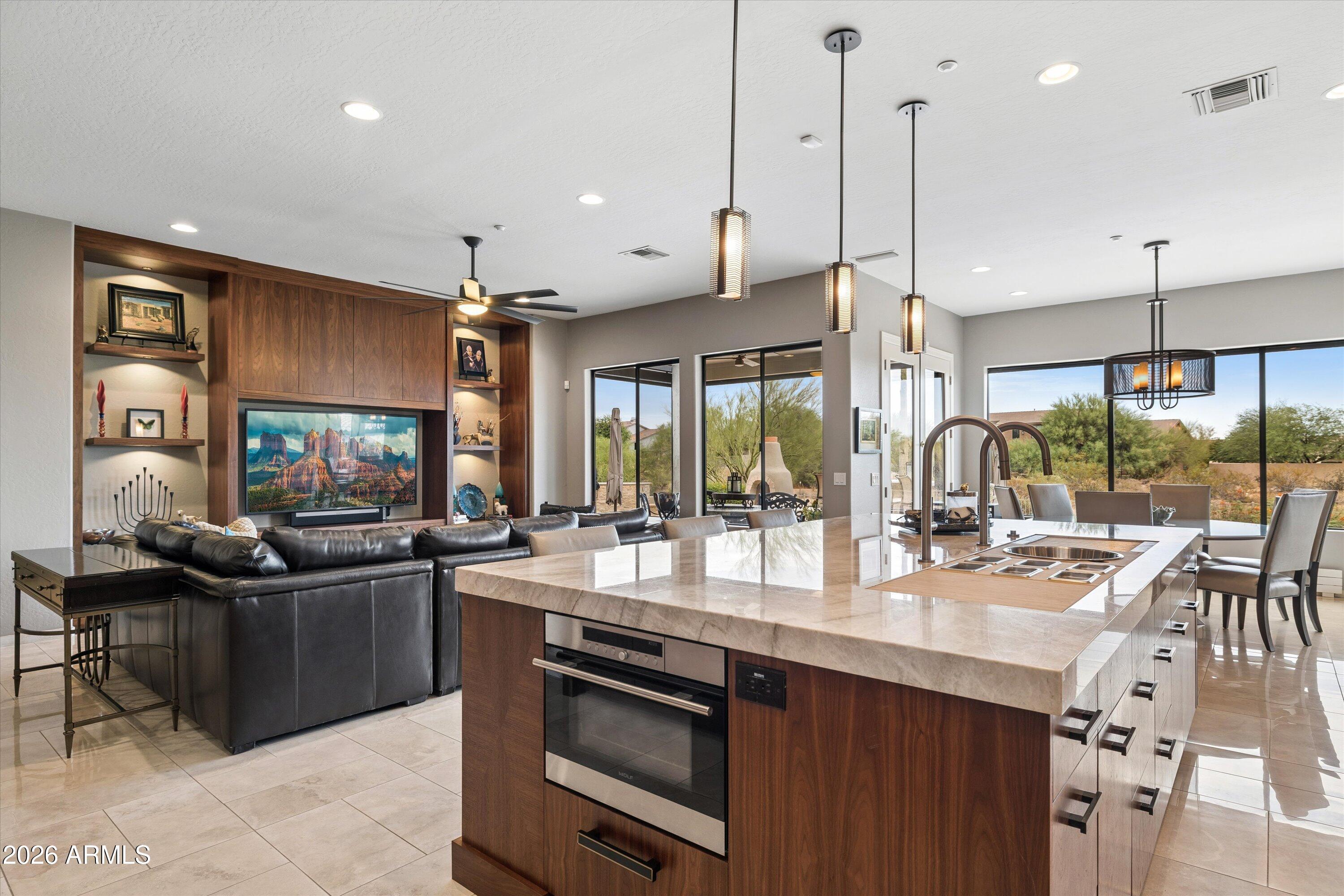 5737 E Hedgehog Place