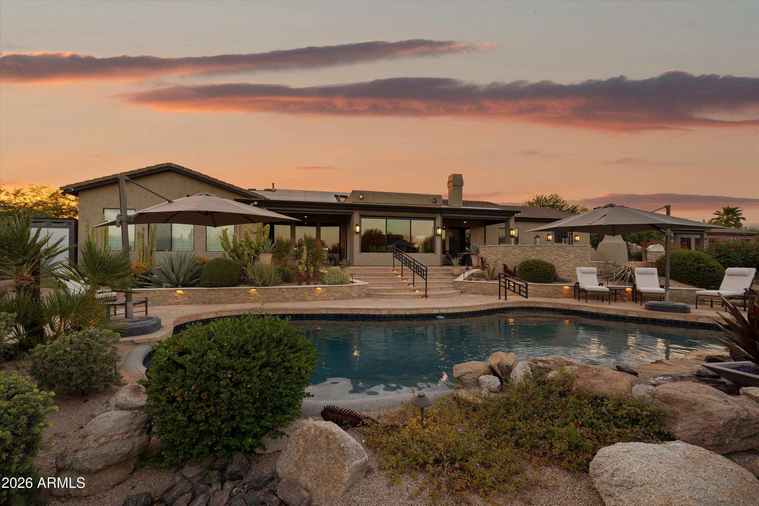 5737 E Hedgehog Place