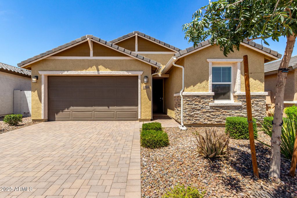 Photo of 12524 W Trumbull Road, Avondale, AZ 85323 (MLS # 6897122)
