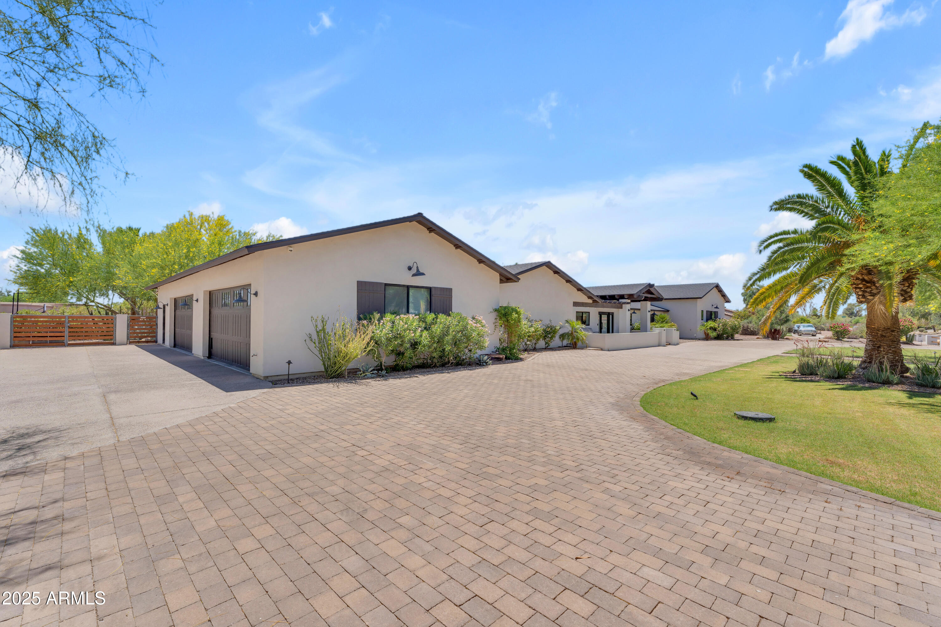 8213 E SHARON Drive