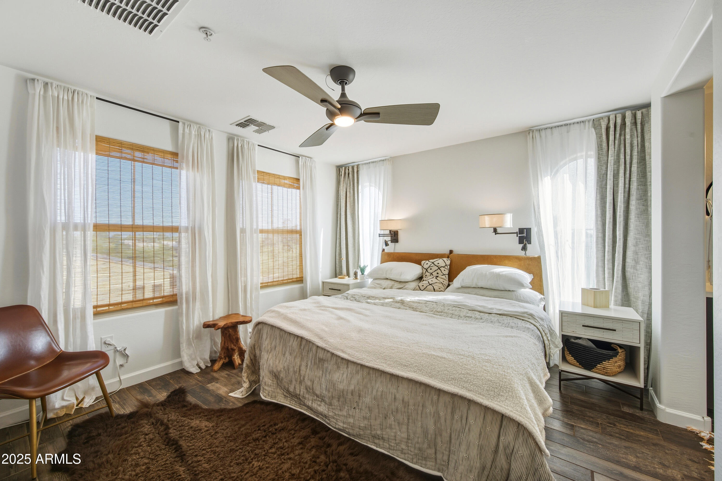 240 W JUNIPER Avenue 1069