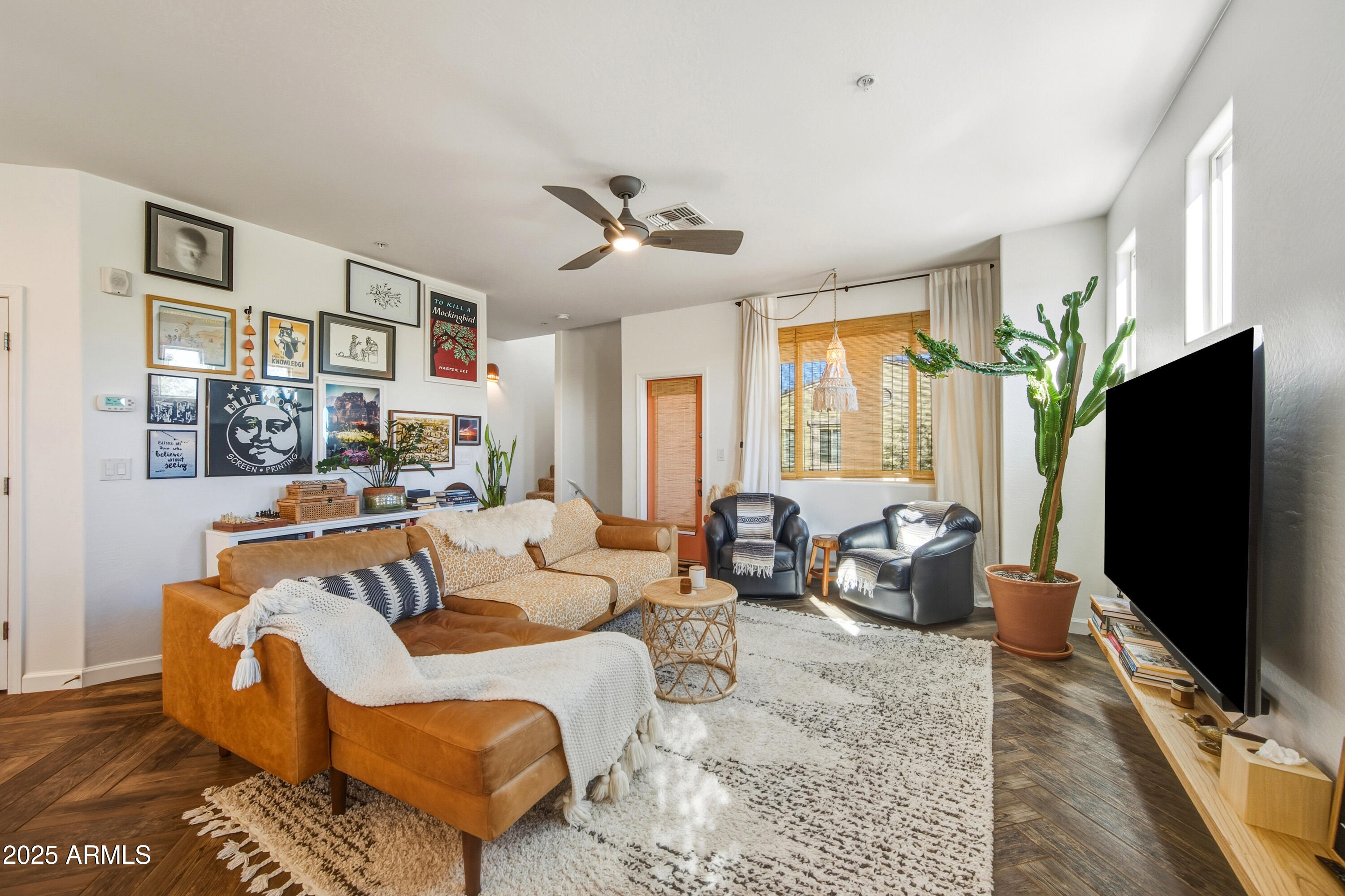 240 W JUNIPER Avenue 1069