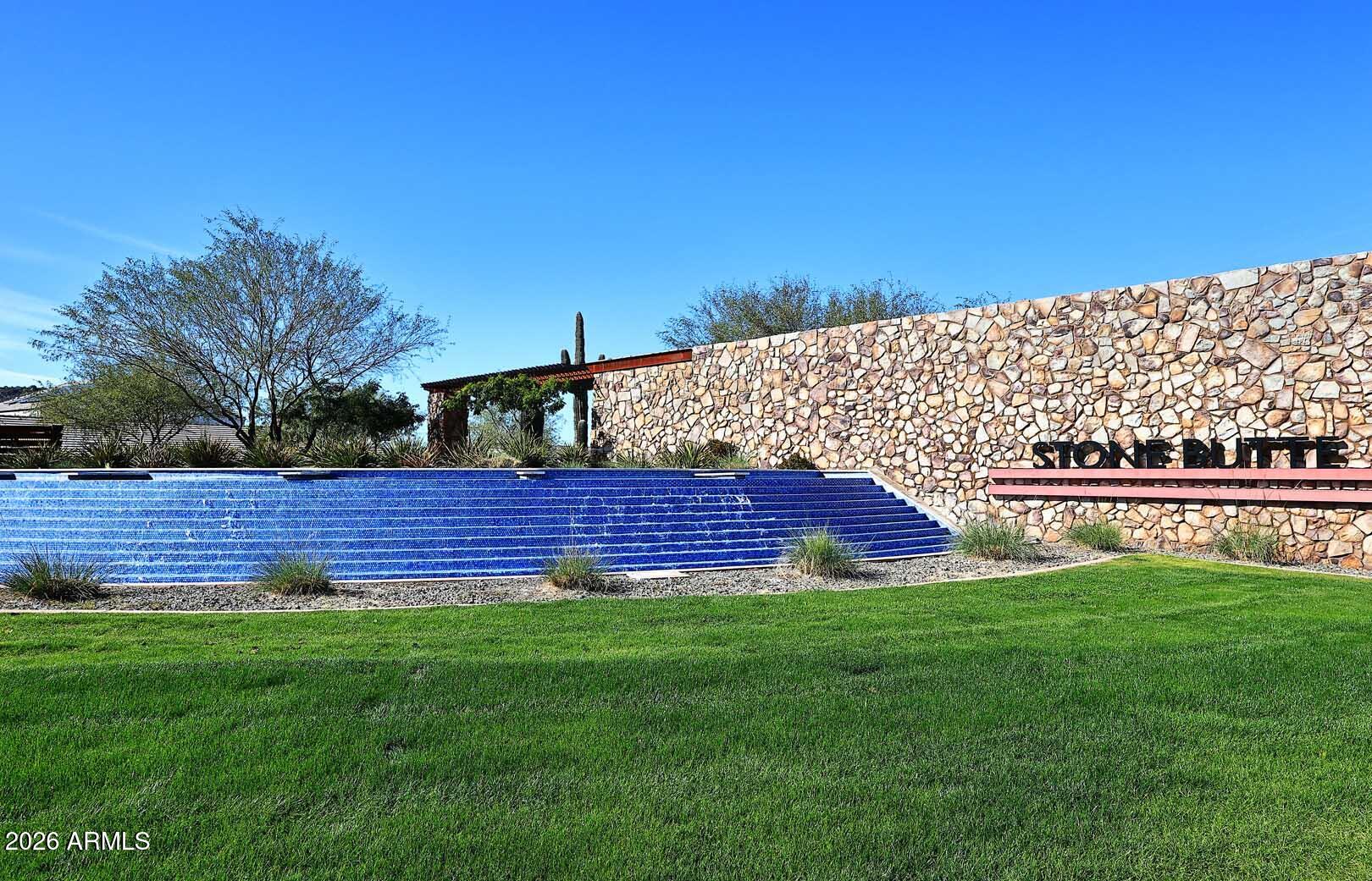 2048 E PARK VIEW Lane