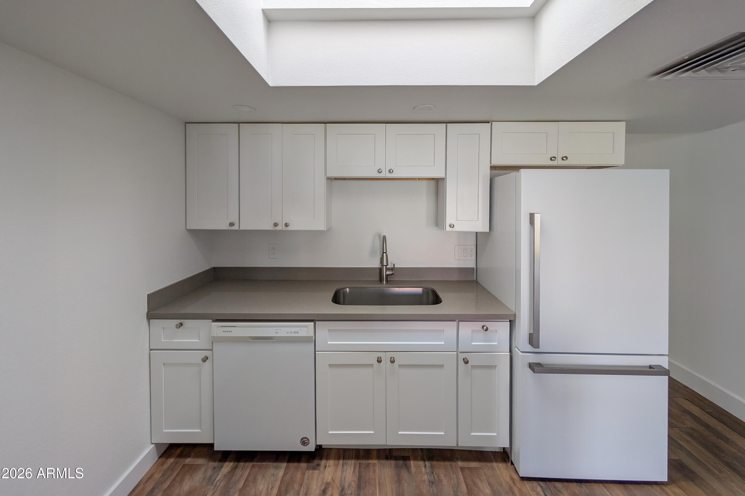 6812 N 35TH Avenue E