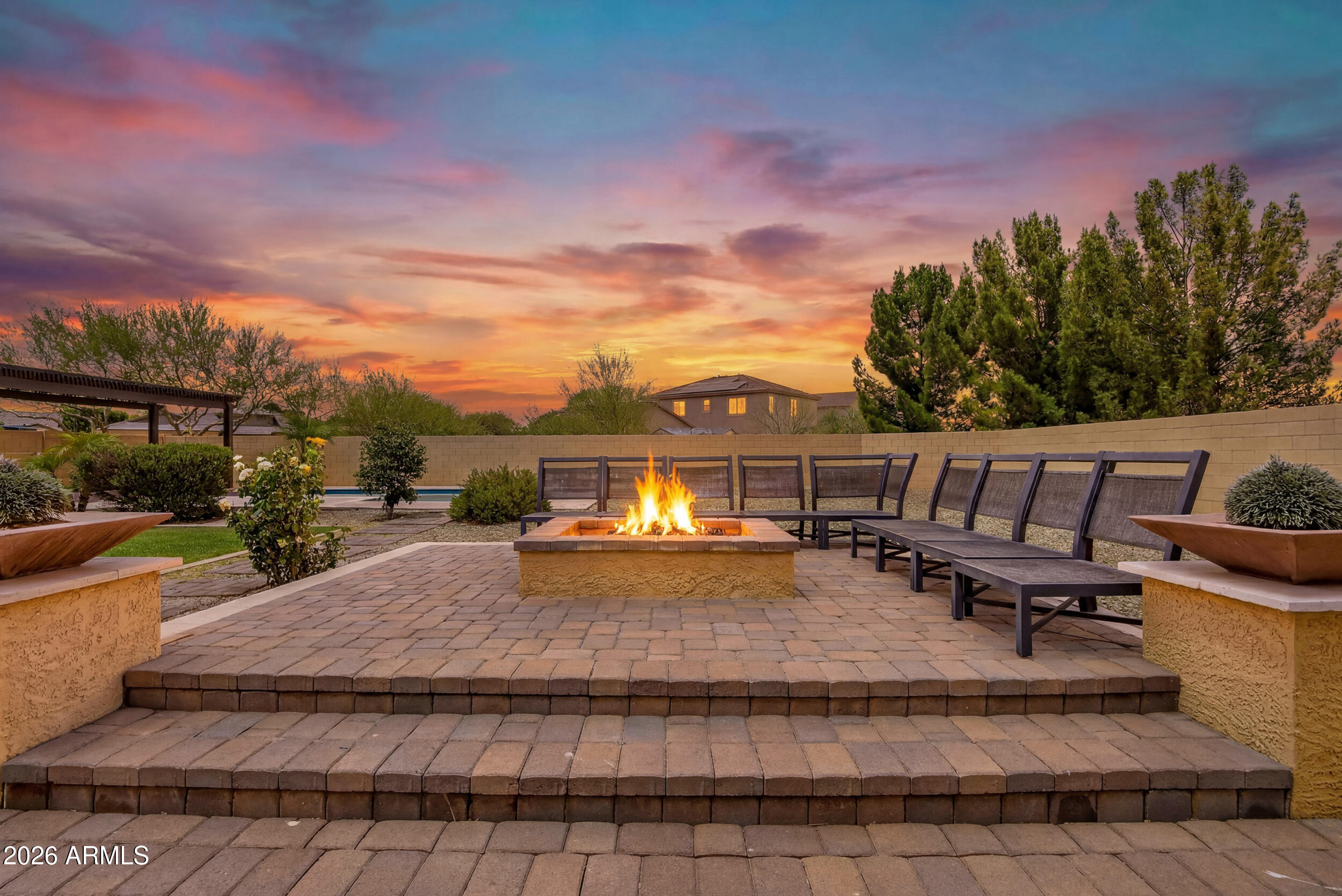 18412 W COLTER Court