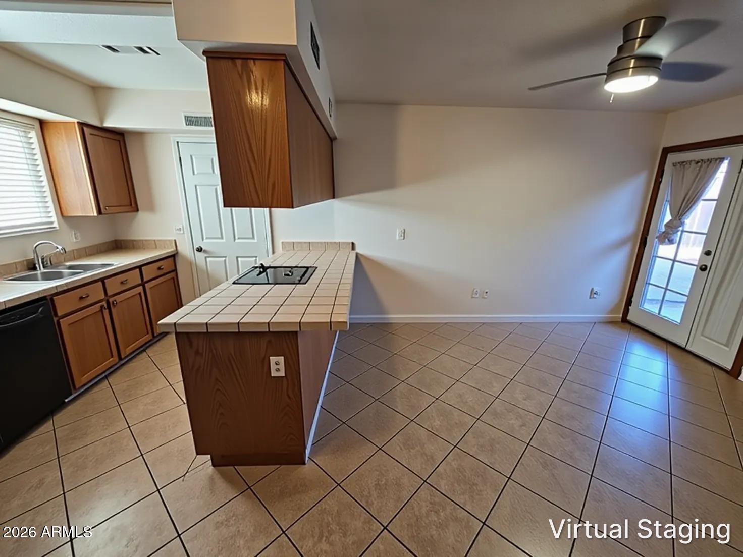 2219 S ROYAL PALM Road