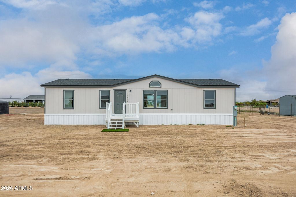 Photo of 37522 W Pierce Street, Tonopah, AZ 85354 (MLS # 6986410)