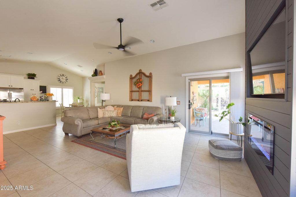 Photo of 2059 N Pine Place, Casa Grande, AZ 85122 (MLS # 6937273)