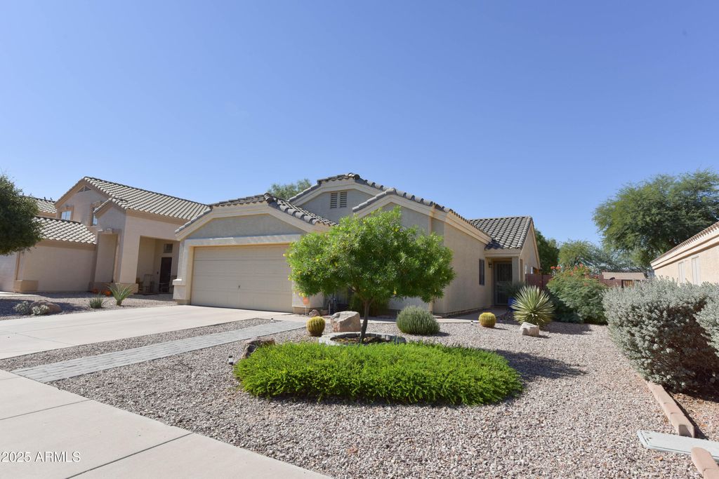Photo of 2059 N Pine Place, Casa Grande, AZ 85122 (MLS # 6937273)