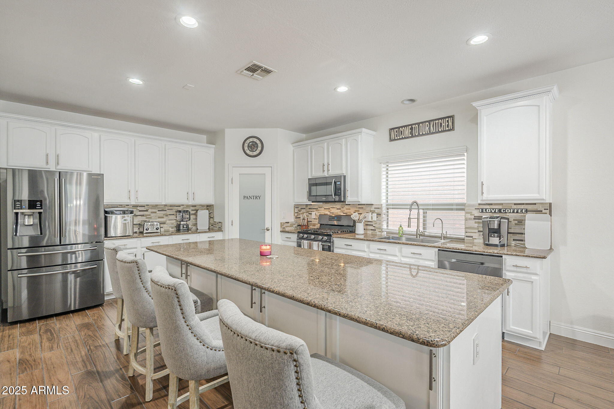 41182 W ROBBINS Drive