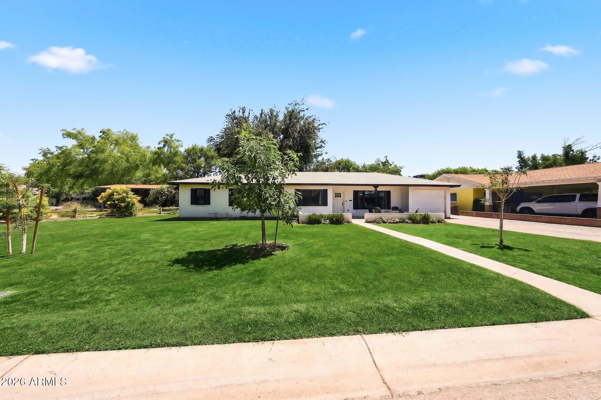 117 E VISTA DEL CERRO Drive