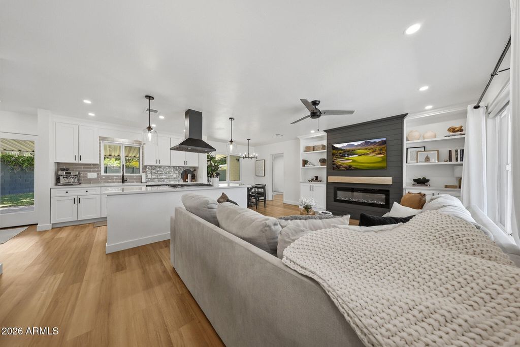 Photo of 117 E Vista Del Cerro Drive, Tempe, AZ 85281 (MLS # 7021127)