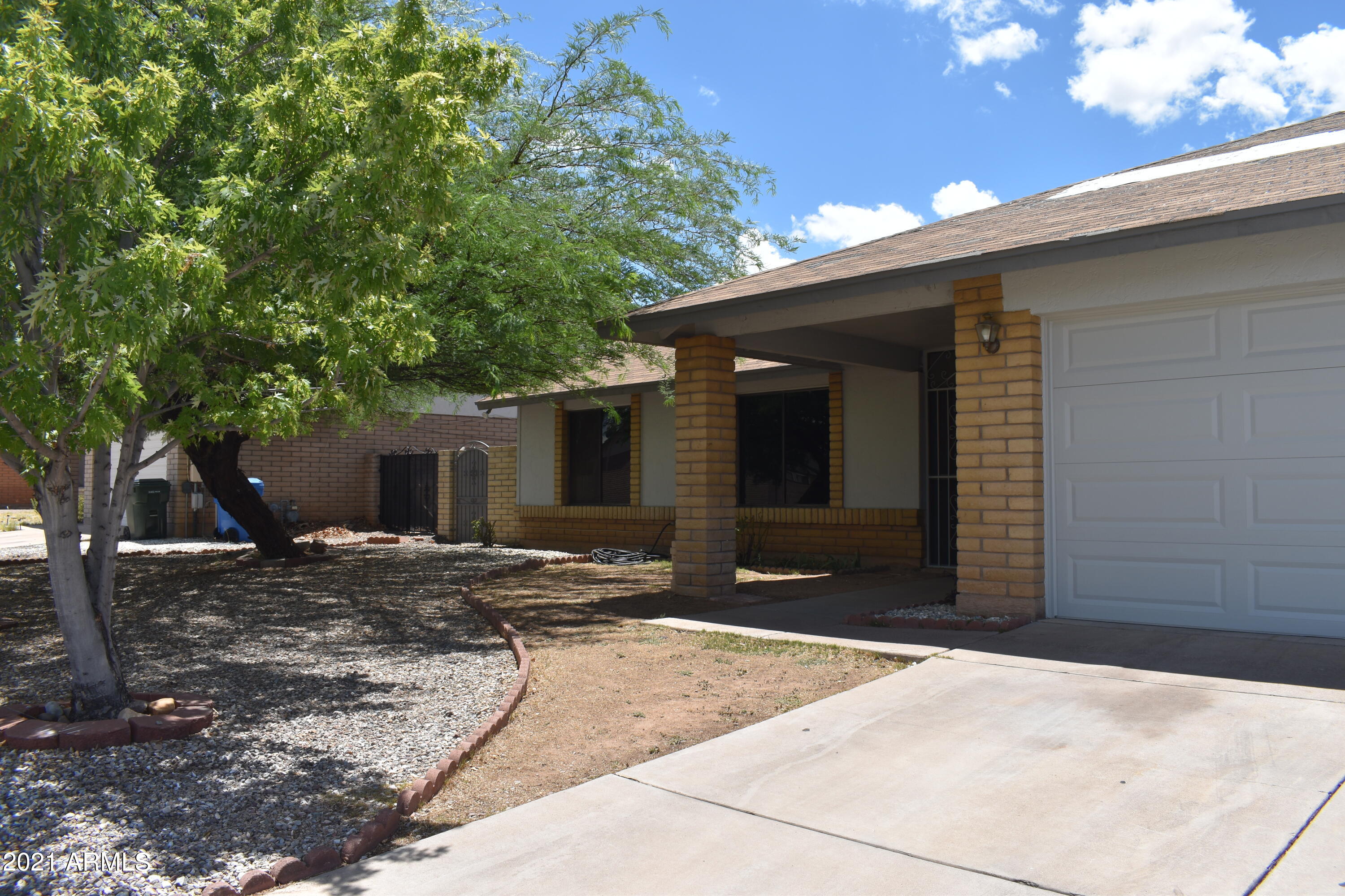 VILLAGE GREEN - Residential