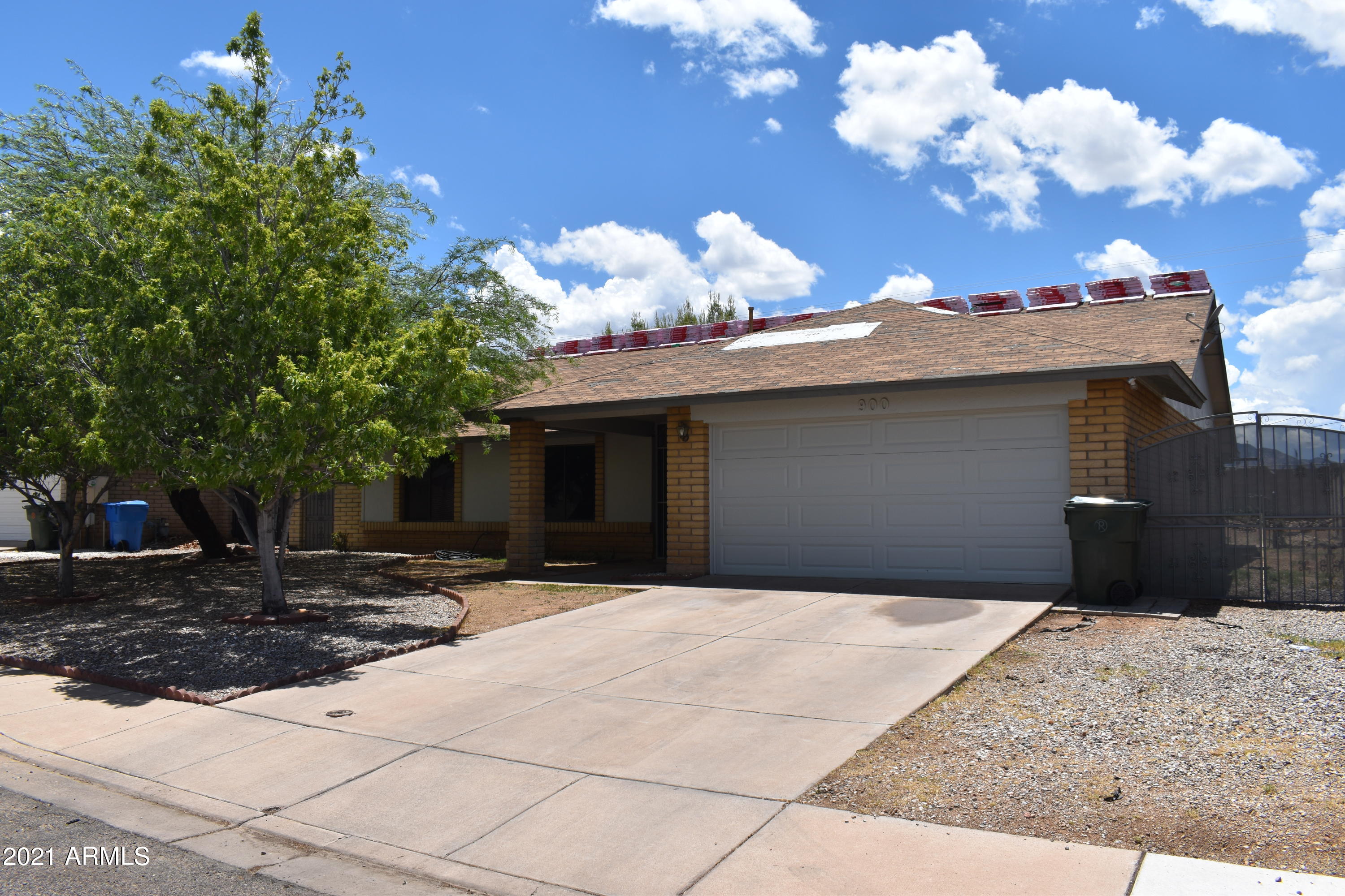 VILLAGE GREEN - Residential