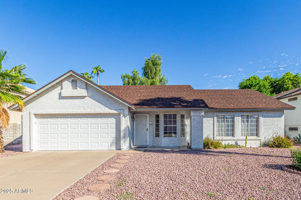 Photo of 4148 W Park View Lane, Glendale, AZ 85310 (MLS # 6929175)