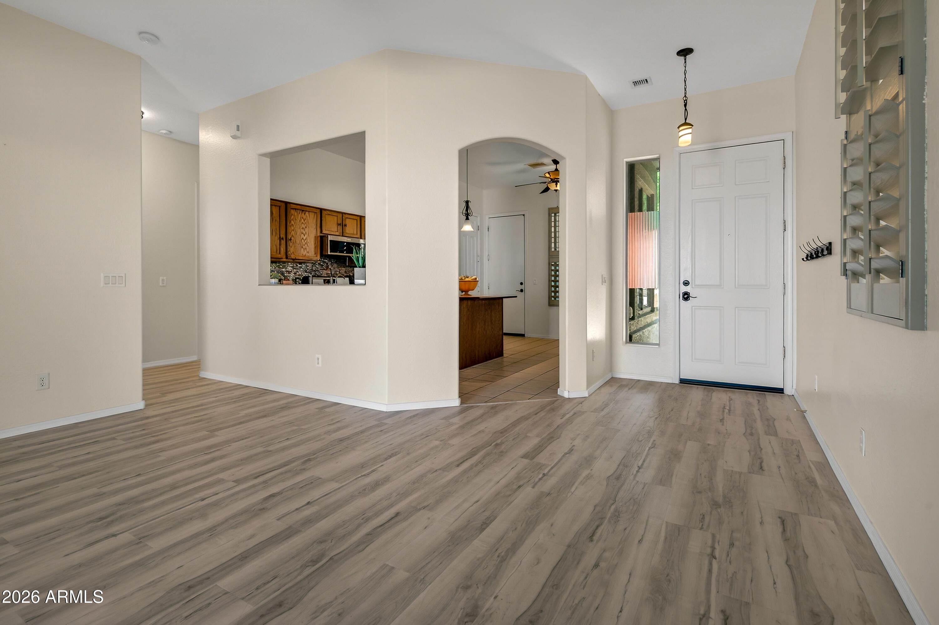 592 W SADDLE CREEK Drive