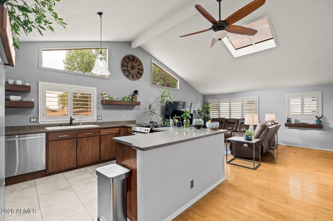 4886 E Comanche Drive