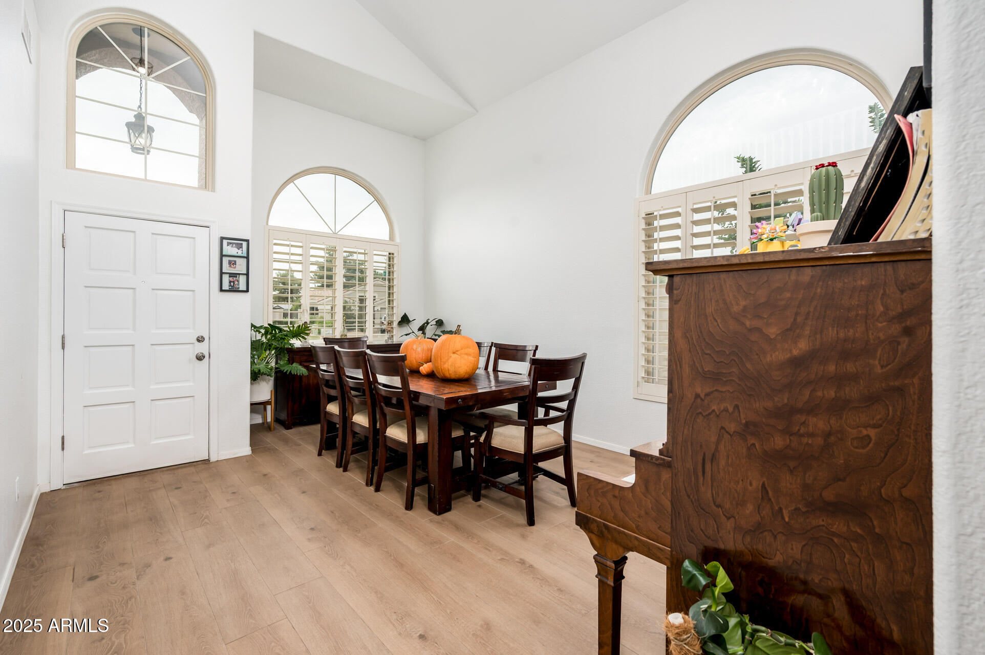 1648 E PALOMINO Drive