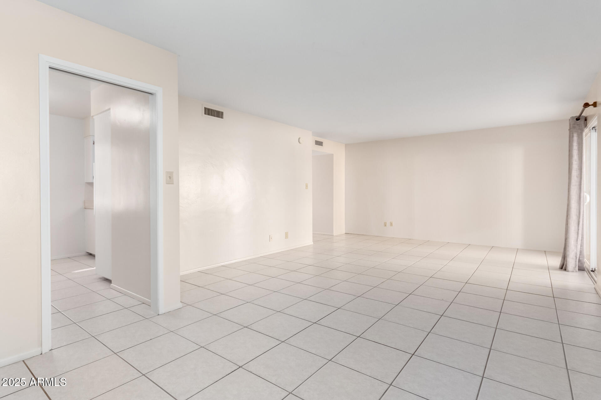 100 W MARYLAND Avenue H1