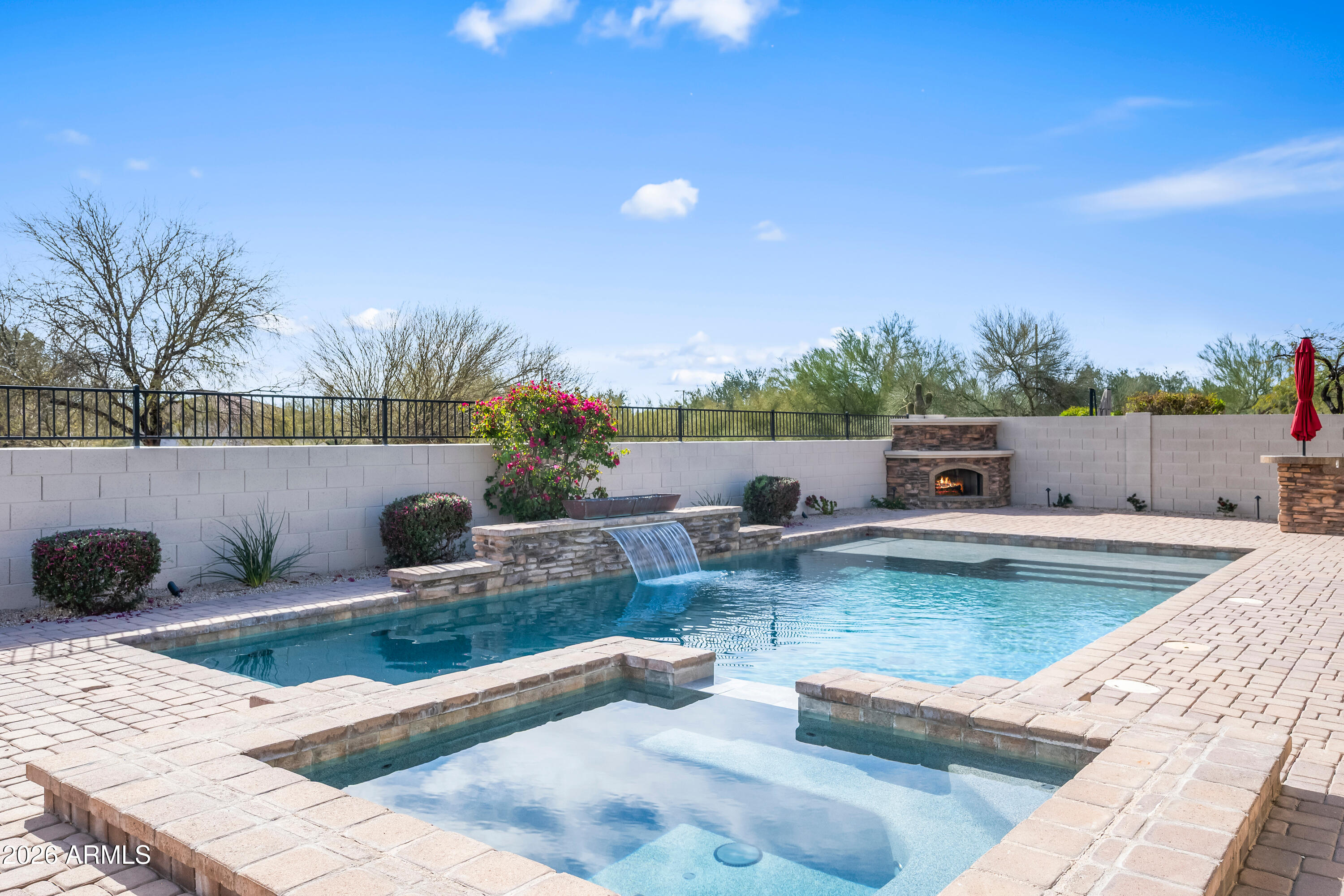 1725 W BURNSIDE Trail