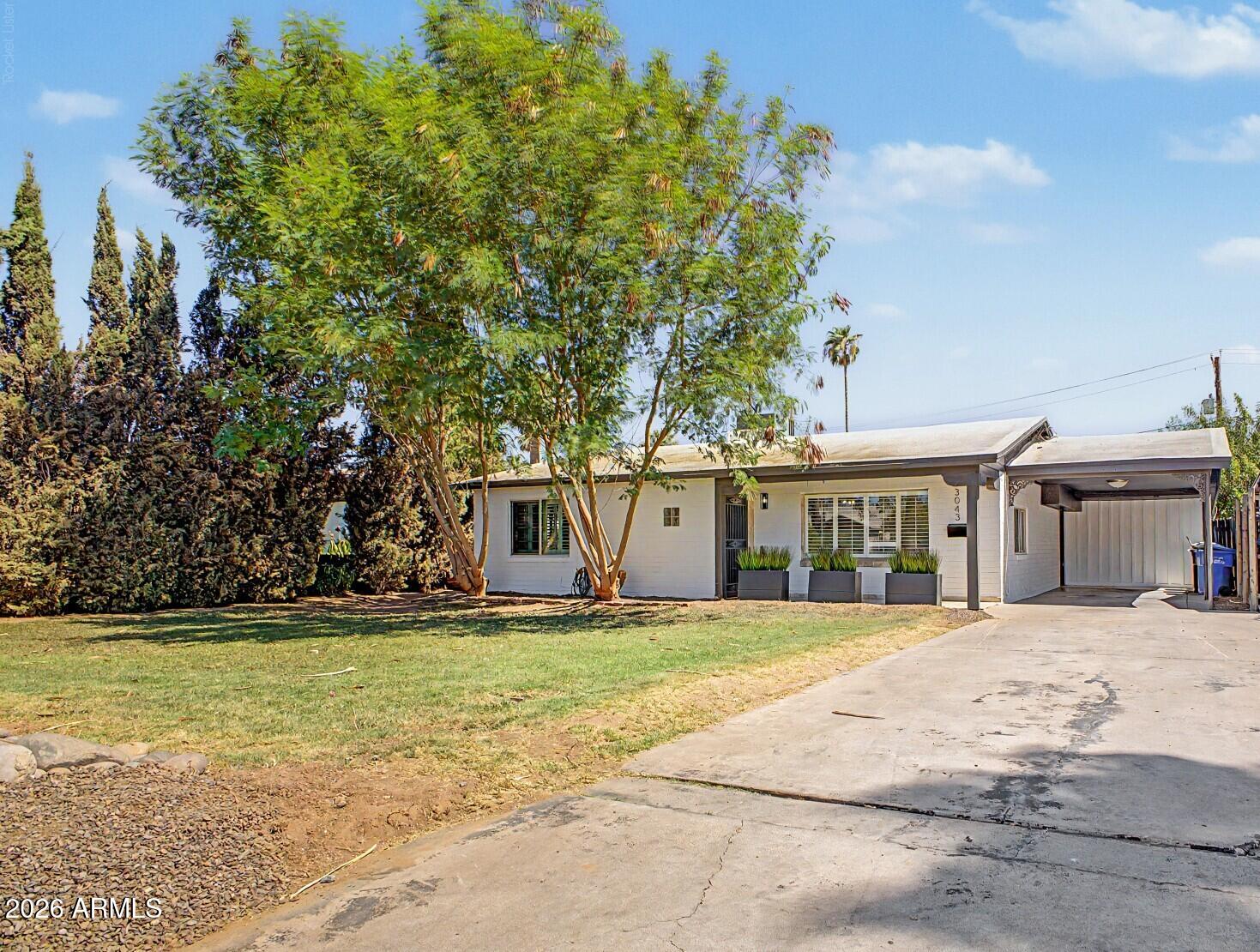 3043 E CYPRESS Street