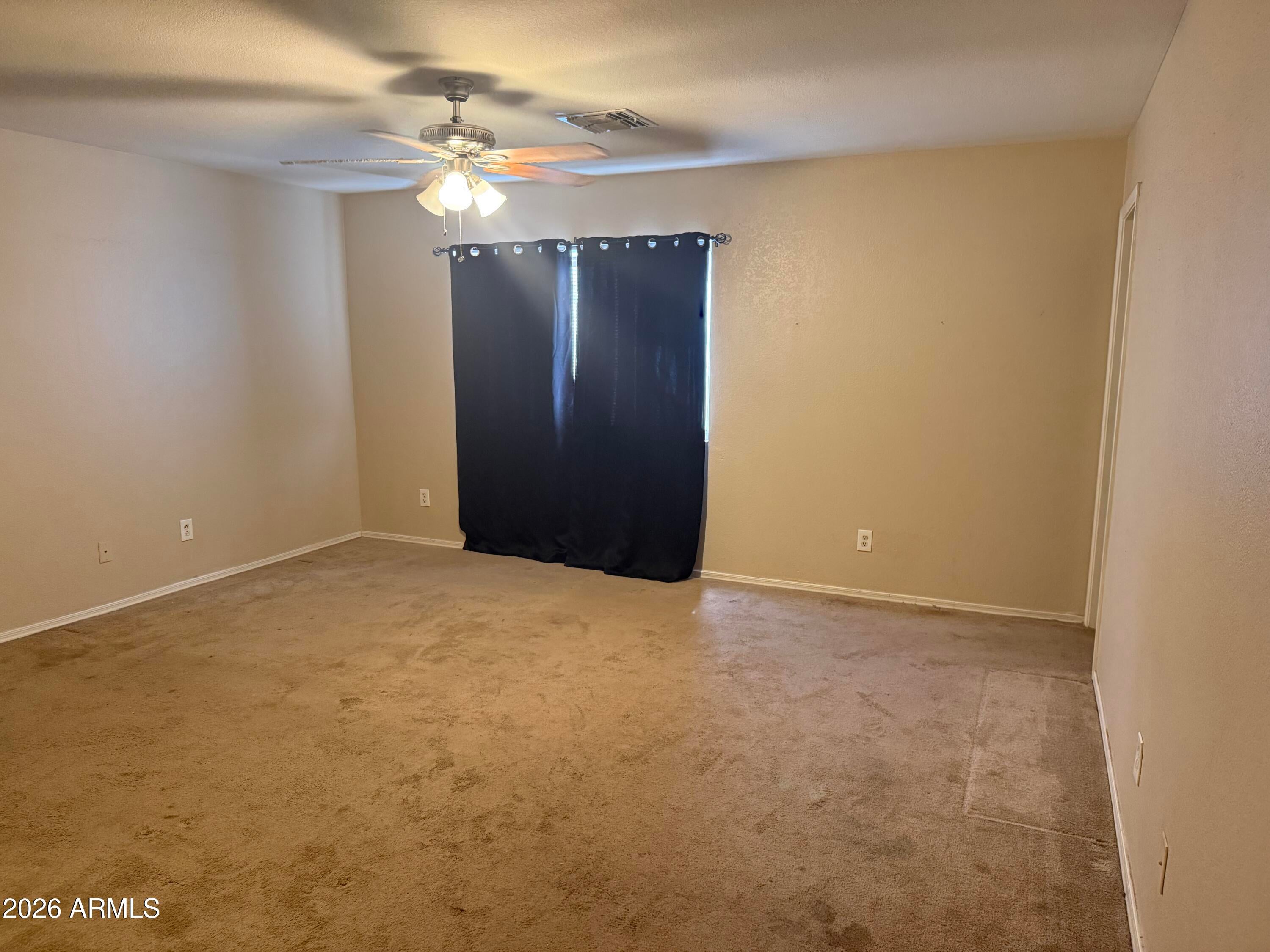 1033 E COWBOY COVE Trail