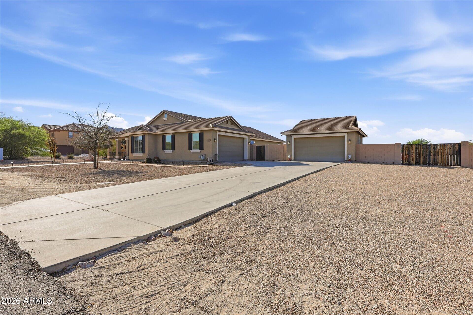 3760 W ROBERTS Road