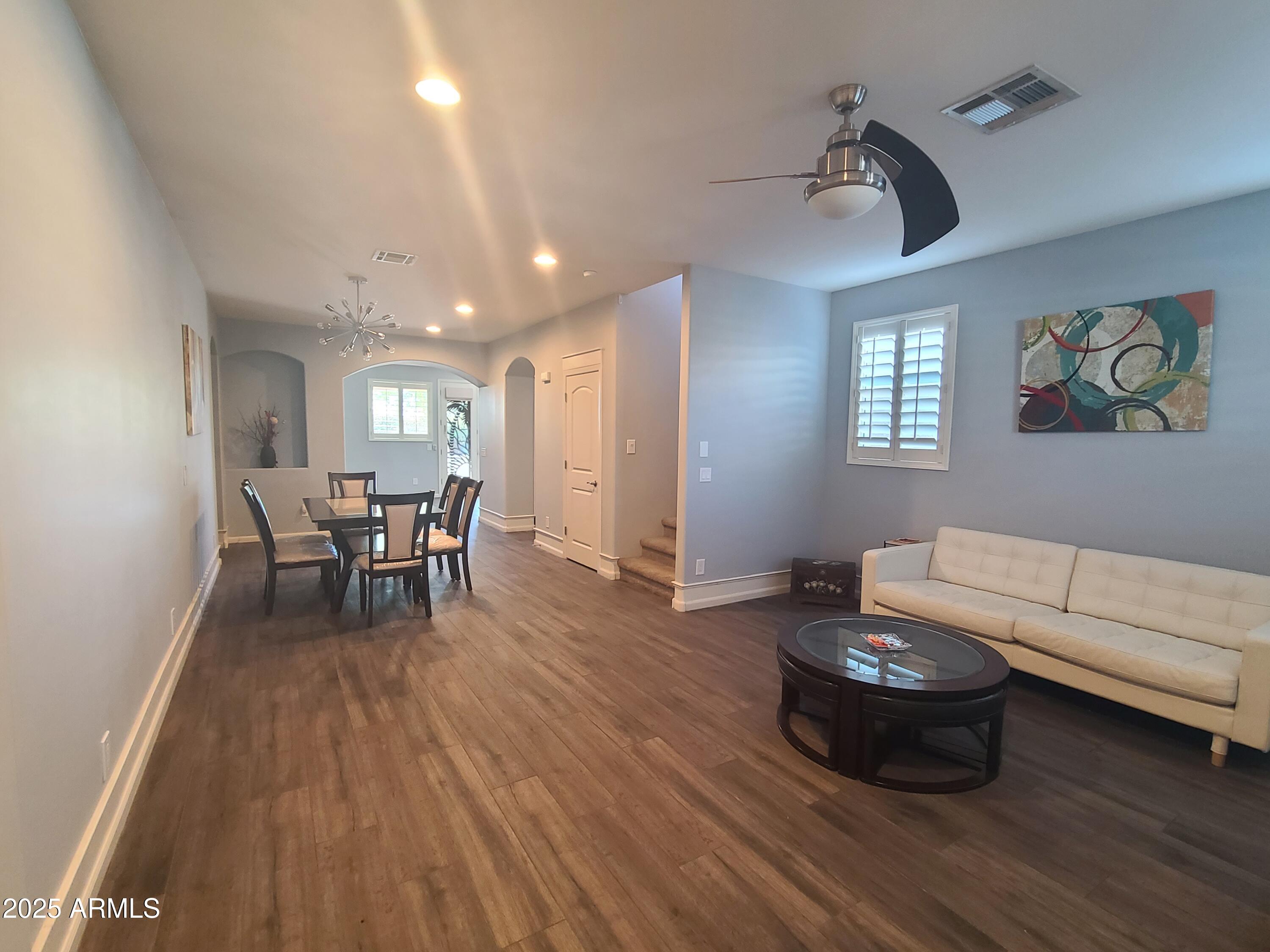 5415 W PONTIAC Drive