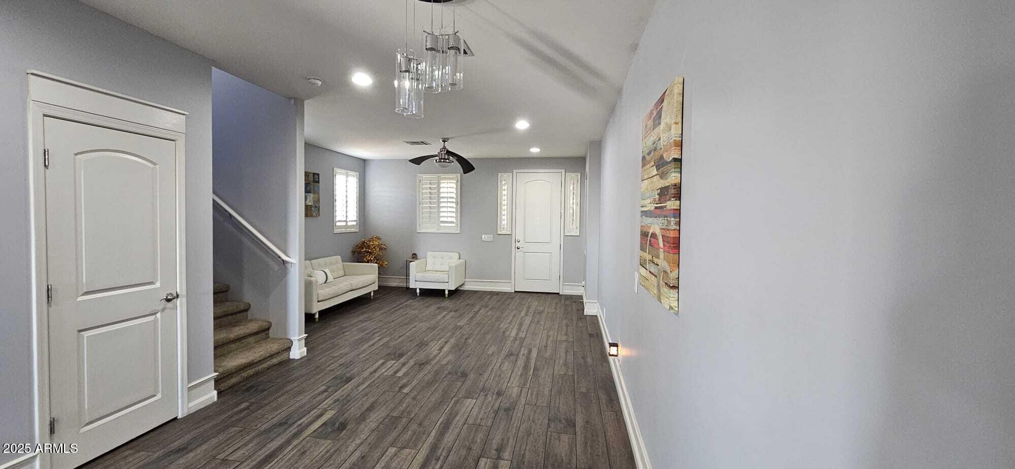 5415 W PONTIAC Drive