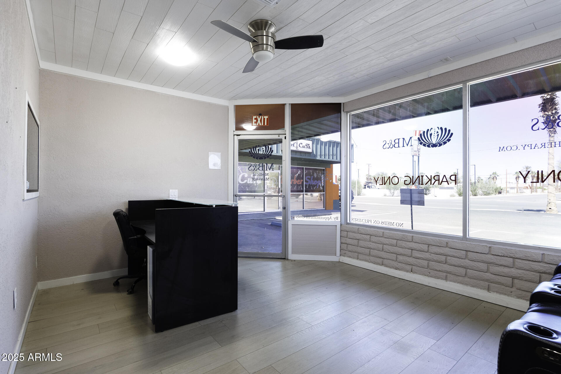 623 E FLORENCE Boulevard