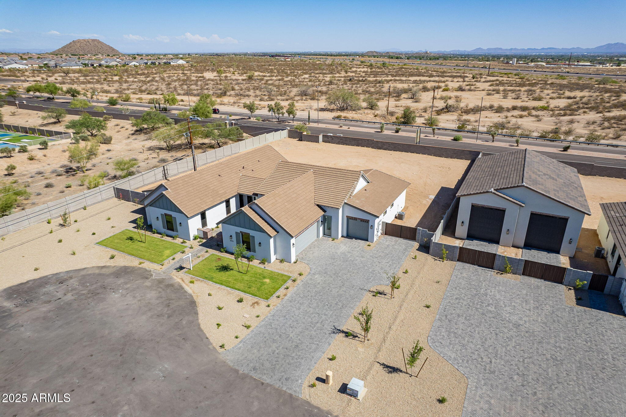 2095 N 77TH Place