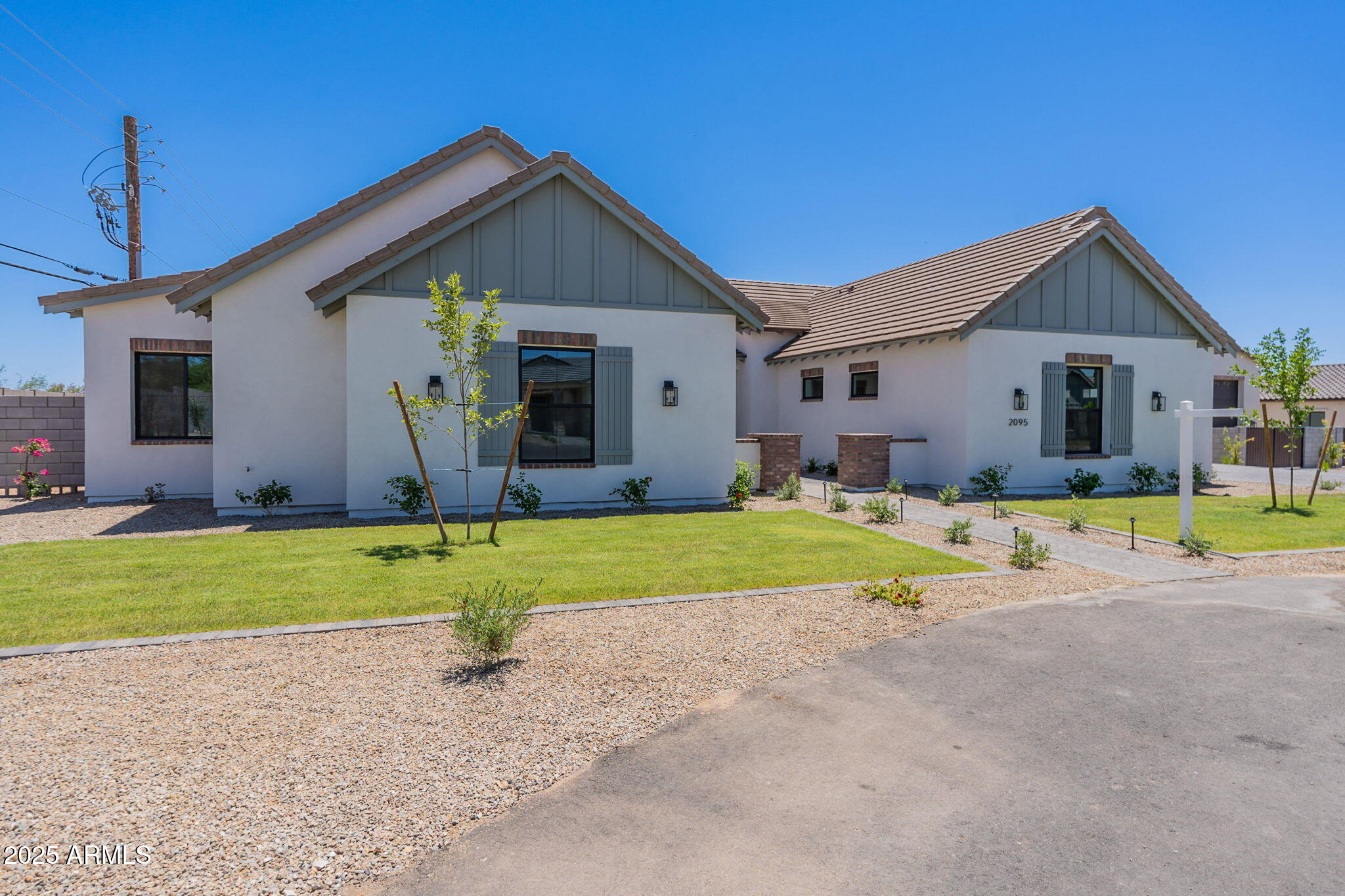 2095 N 77TH Place
