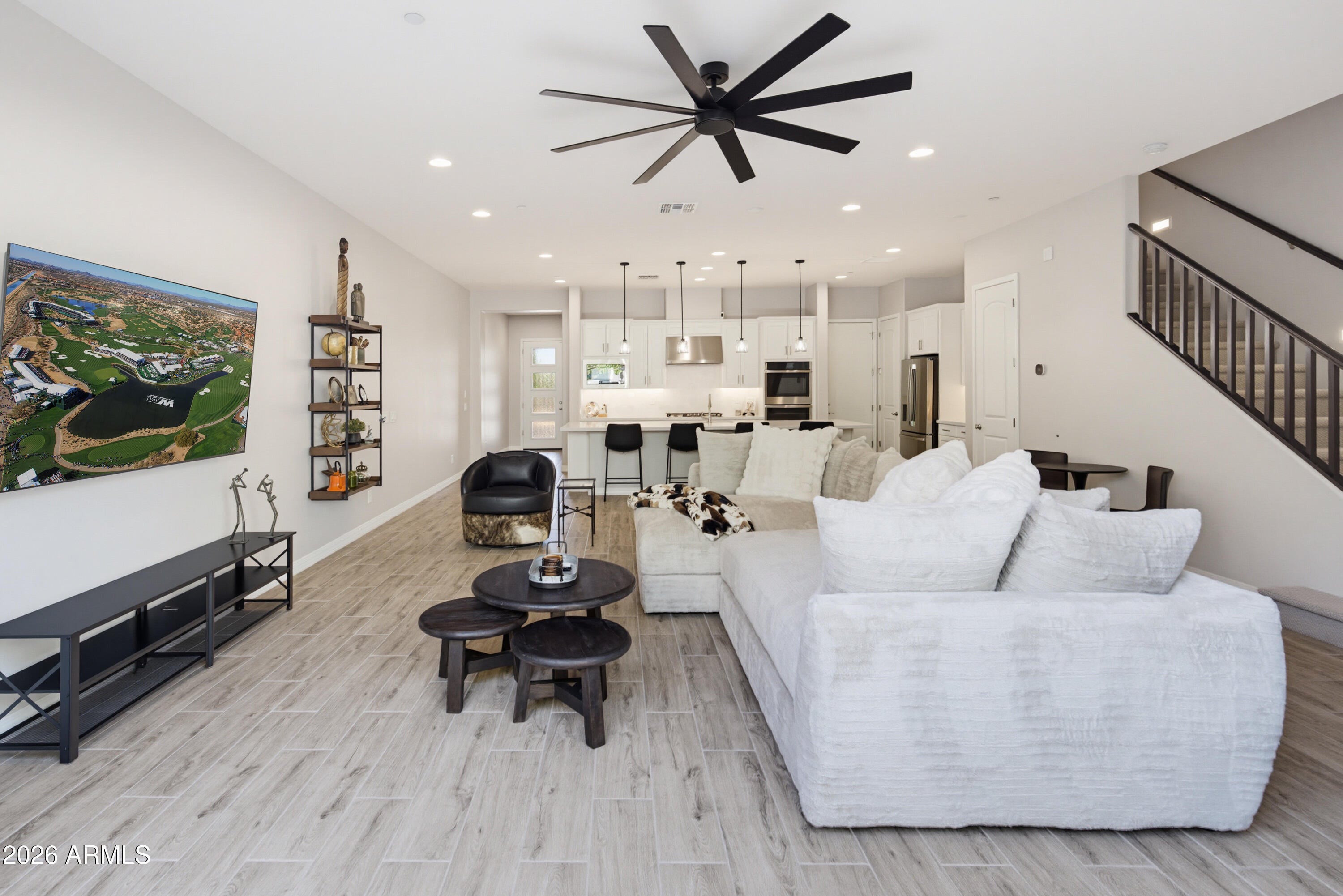 7492 E VIA DE LUNA Drive